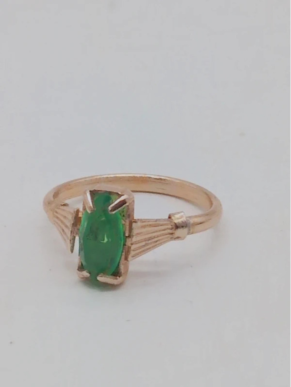 Vintage Art Deco Green Glass Solitaire Ring Size 4.75